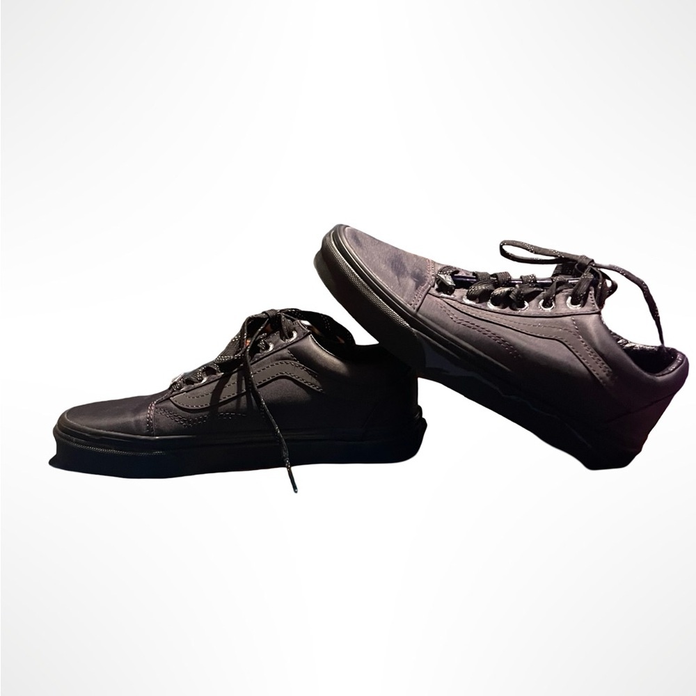 Vans Harry Potter, deathly hallows limited release women’s size 6‎